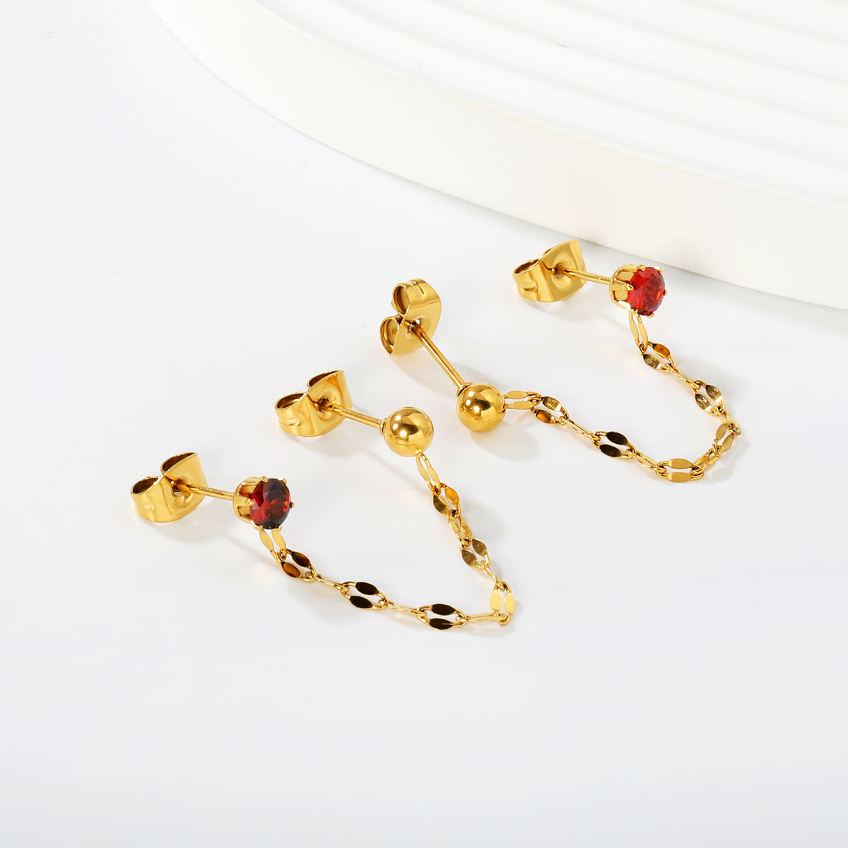 Aretes Doble Perforación Perla Roja