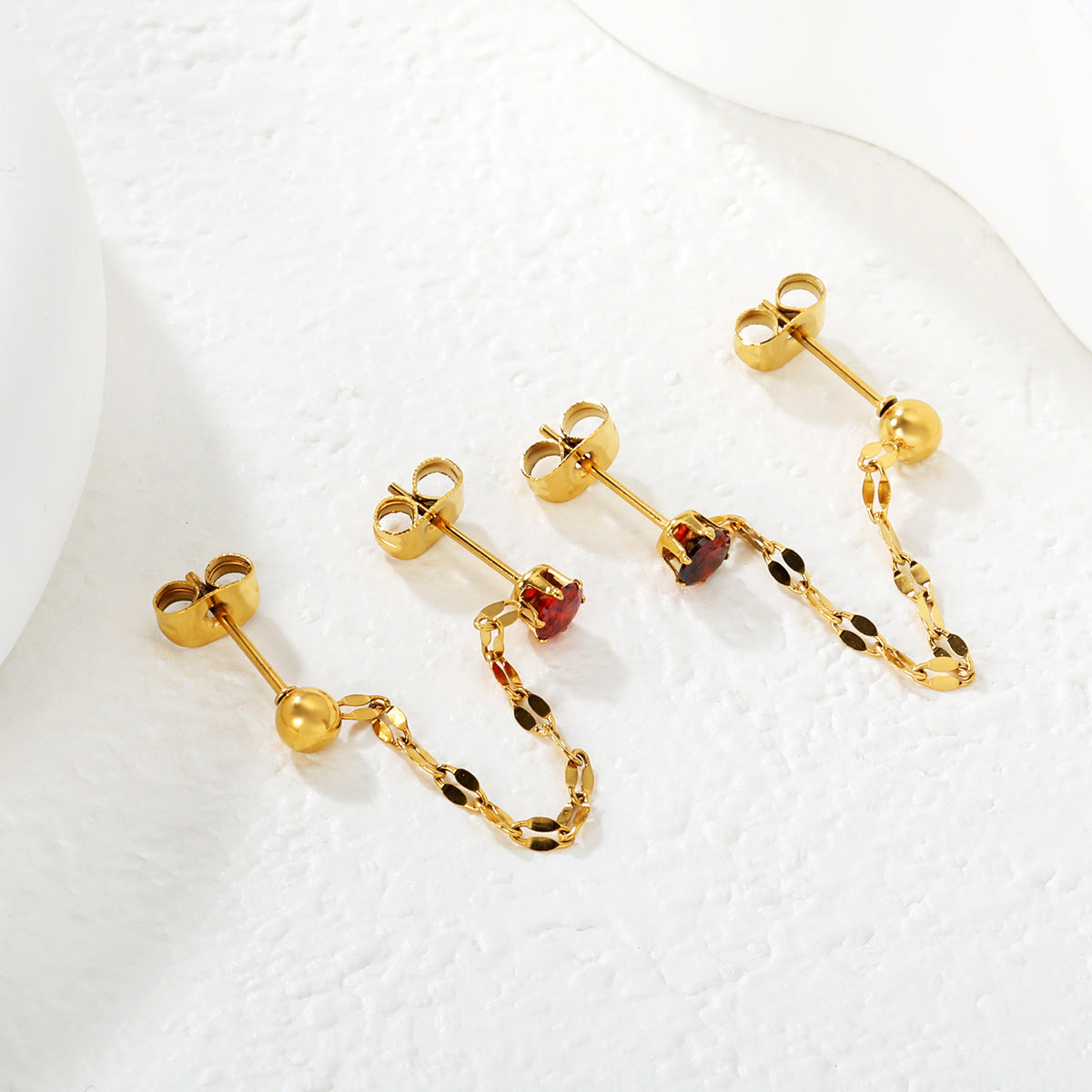Aretes Doble Perforación Perla Roja